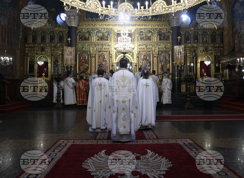 Катедрален храм "Св. великомъченица Неделя" - архиерейска заупокойна света литургия - патриарх Неофит