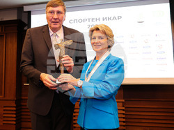 Министър Лечева присъства на церемонията по връчване на годишните награди „Спортен Икар”