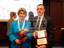 Министър Лечева присъства на церемонията по връчване на годишните награди „Спортен Икар”