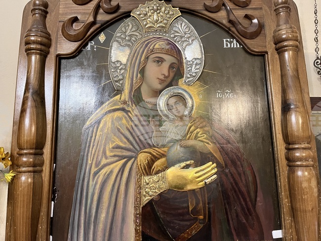 Българската православна църква „Св. Патриарх Евтимий Търновски“ в Париж ще организира днес литургия по повод Рождество Христово 