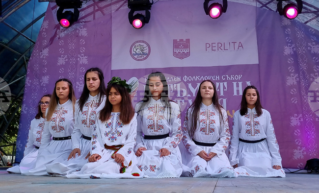 Ловеч - фолклорен събор „Ритъмът на България“