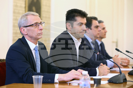 Парламент - Продължаваме промяната - пресконференция