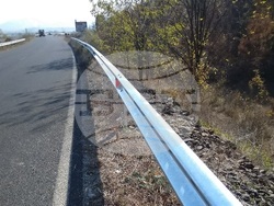 Снимка: Пресцентър АПИ - Подменени са повредени ограничителни системи по път I-5 Кърджали - ГКПП „Маказа“