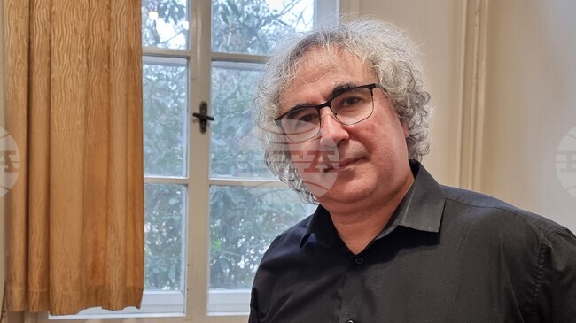 Цигуларят Веселин Демирев представя във Варна концертната програма „Церемониално, но (не) само за благородници” 