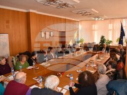 Кметът Денчо Бояджиев и заместник-кметът Добрин Добрев се срещнаха с председателите на пенсионерски клубове в Община Разград 