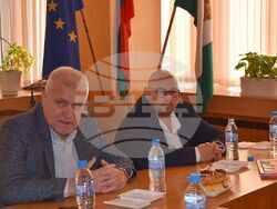 Кметът Денчо Бояджиев и заместник-кметът Добрин Добрев се срещнаха с председателите на пенсионерски клубове в Община Разград 