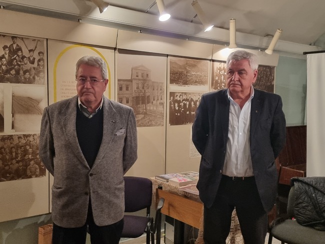 Професорите Иван Гранитски, Станислав Станилов, Стоян Райчевски и писателят Христо Славов беседваха с ученици от Сливен