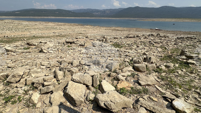 Средното ниво на язовирите в Турция спадна до 42,2 процента през август, съобщиха турските власти 