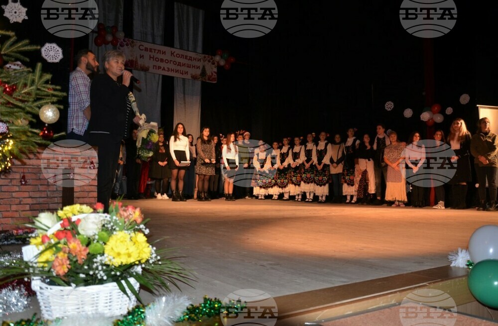 Община Видин: Гимназията с преподаване на чужди езици представи коледен спектакъл
