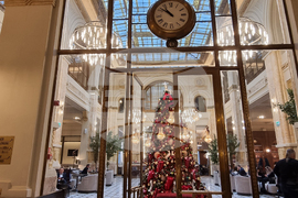 Румъния - Букурещ - бивша банка превърната в хотел