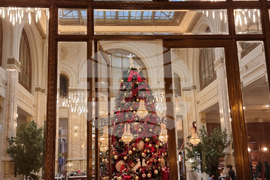 Румъния - Букурещ - бивша банка превърната в хотел