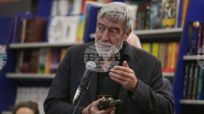 Писателят Костадин Костадинов ще представи творчеството си в Бургас