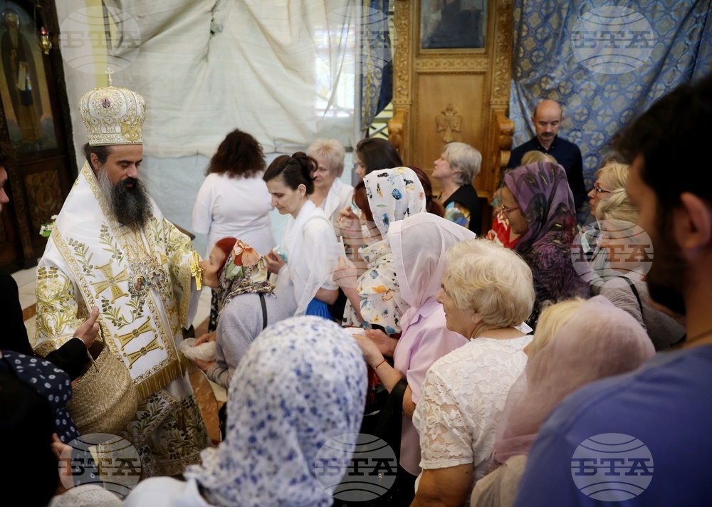 Патриаршеска св. Литургия в храм "Рождество Богородично"