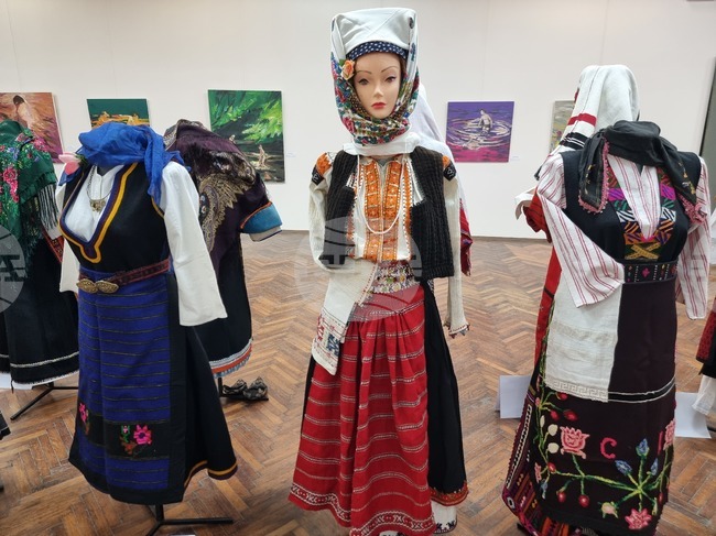 Видин - "Хубост българска" - изложба - народни носии