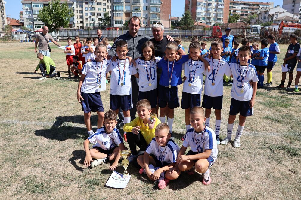 Община Ловеч: Отборът на „Спартак“ – Плевен, спечели купата на кмета в турнира по футбол