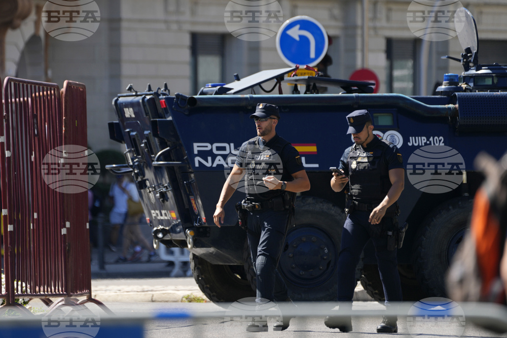 Би Би Си: Испанската полиция откри незаконно подземно стрелбище 