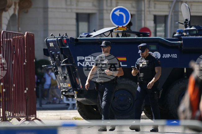 Би Би Си: Испанската полиция откри незаконно подземно стрелбище 