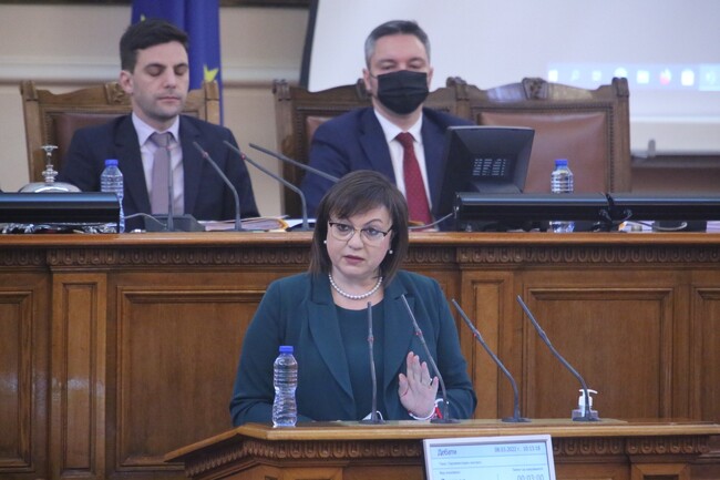 Корнелия Нинова: България не е изнасяла оръжия и стоки с двойна употреба за Украйна