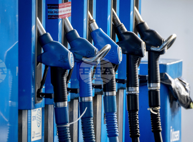 Евронюз: Кой плаща най-високия данък върху горивата в ЕС на фона на скока на цените на петрола заради войната в Иран?