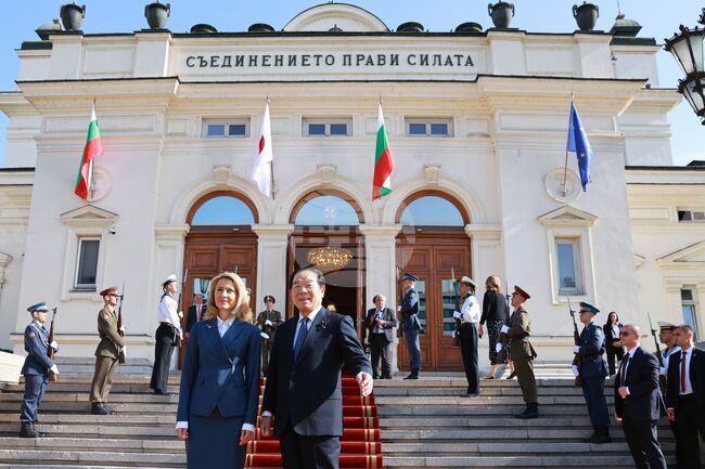 Фукуширо Нукага - Рая Назарян - среща 