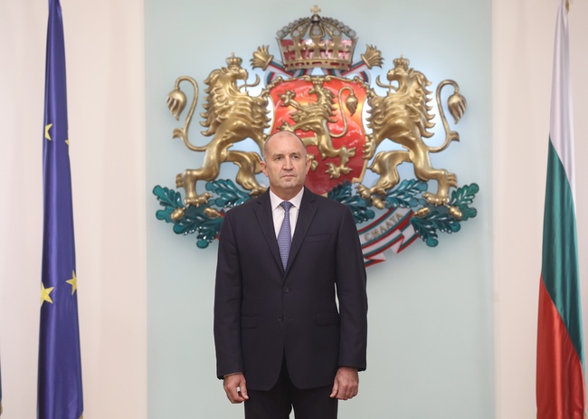 Президентът Румен Радев ще удостои с държавни отличия петима български учени