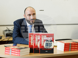 Снимка: Югозападен университет „Неофит Рилски“ – Благоевград - Д-р Николай Ценков представи в ЮЗУ „Неофит Рилски“ новата си книга „Триумфът на масите“