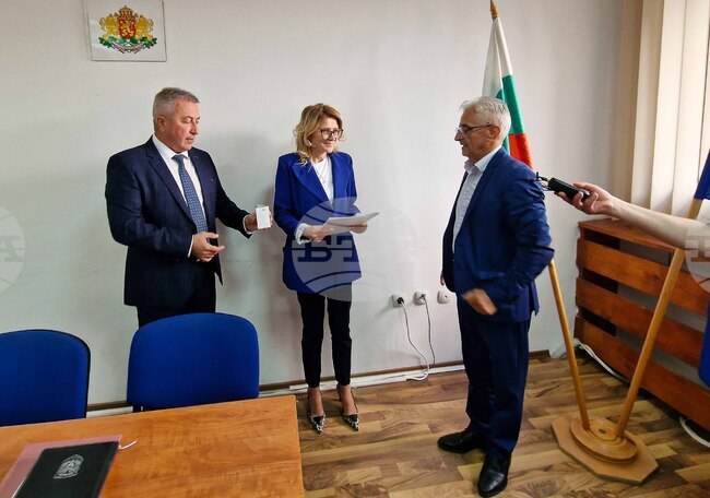 Смолян - Районна избирателна комисия - връчване на печат