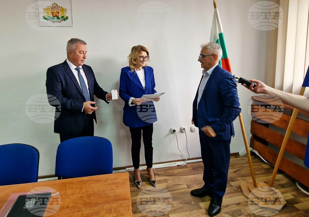 Смолян - Районна избирателна комисия - връчване на печат
