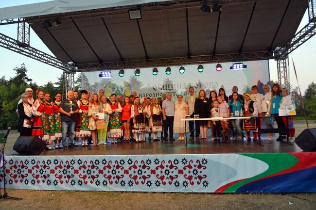 Драгомир Драганов и Валентин Панайотов наградиха победителите във фолклорния фестивал „От Дунав до Балкана“ 