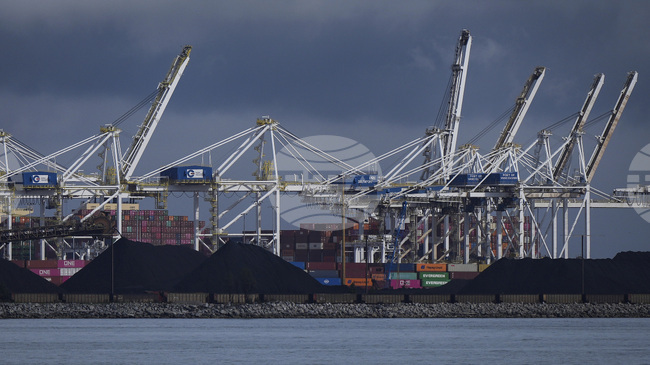 Канадската икономика се свива през четвъртото тримесечие, а растежът за цялата 2025 г. е едва 1,7 на сто - най-бавният от 2020 г.