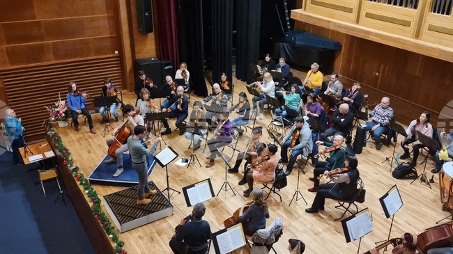 Симфоничният оркестър в Сливен кани публиката на два концерта през декември