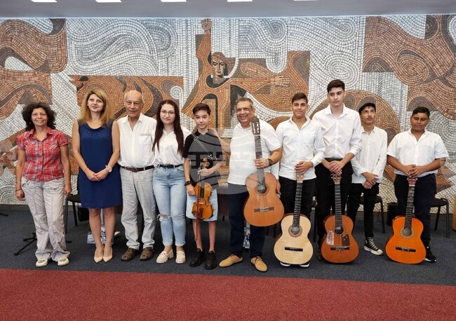 Сливен - „Музиката вместо улицата" - книга - представяне