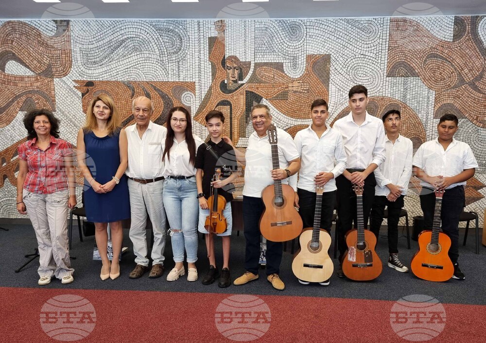 Сливен - „Музиката вместо улицата" - книга - представяне