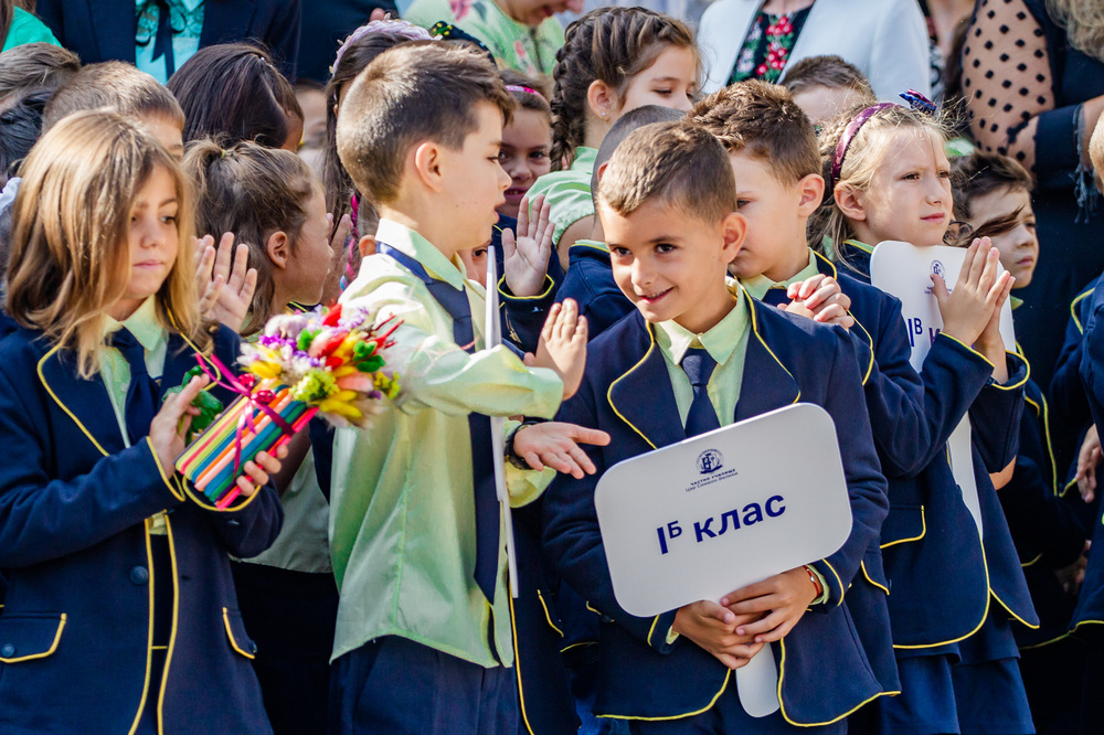 Фондация Българска Памет: "Столично училище апелира: С книга вместо цвете на първия учебен ден"