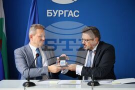 Национален пресклуб на БТА - Бургас - БТА - Бургаски свободен университет - договор