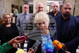 ЦИК - коалиция „Има смисъл" - избори - регистрация - Виктория Василева