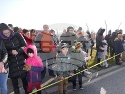 Дядо Коледа пристигна с хеликоптер на Гранична полиция