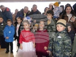 Дядо Коледа пристигна с хеликоптер на Гранична полиция