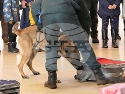 Дядо Коледа пристигна с хеликоптер на Гранична полиция