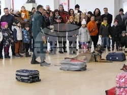 Дядо Коледа пристигна с хеликоптер на Гранична полиция