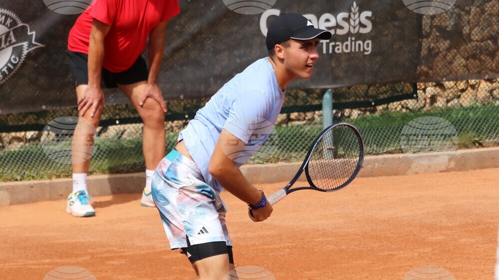 Иван Иванов и Антъни Генов се класираха за четвъртфиналите на двойки на турнири по тенис в Испания и Германия