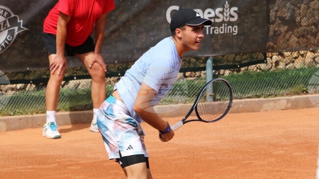 Иван Иванов и Антъни Генов се класираха за четвъртфиналите на двойки на турнири по тенис в Испания и Германия