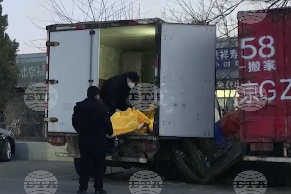 Китай официално съобщи за първи смъртни случаи с ковид от седмици на фона на засилваща се вълна от зарази