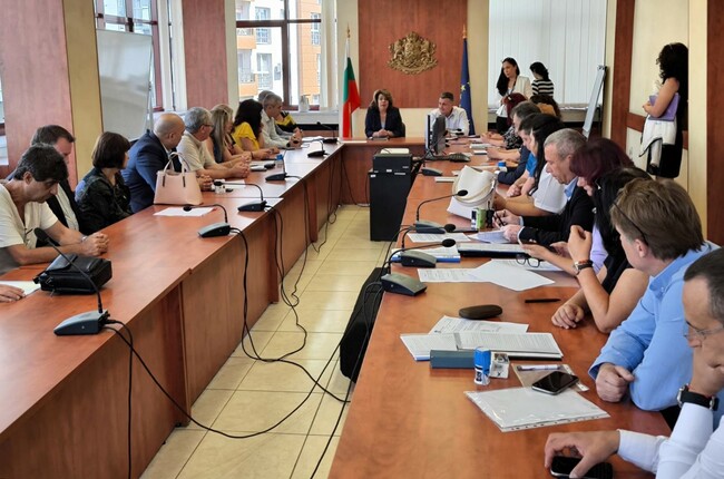 МРРБ: Нови 125 споразумения бяха сключени за над 312 млн. лв. с 33 общини по Инвестиционната програма за общински проекти