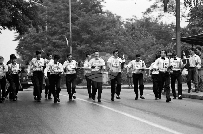 Маратон за сервитьори