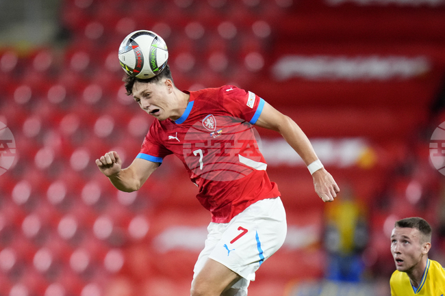 Уулвърхямптън взе под наем чешкия защитник Ладислав Крейчи