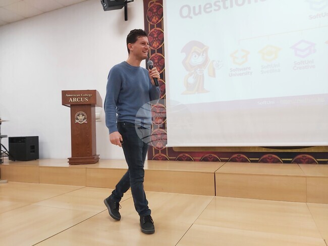 Велико Търново - Светлин Наков - лекция-изложба