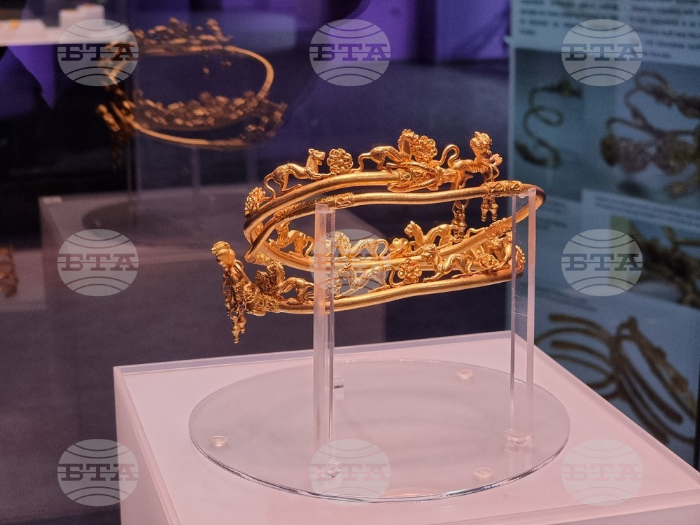 Sveshtari Gold Treasure Presented in Romania for the First Time