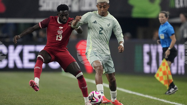 Защитник на Борнемут преминава под наем в Селтик