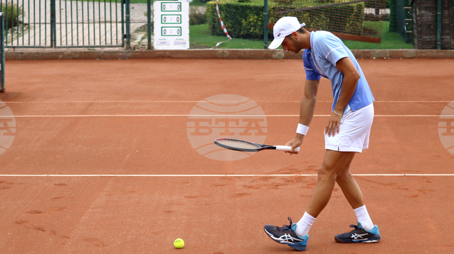 Донски си осигури участие на полуфиналите на двойки на турнир по тенис от сериите "Чалънджър" в Руанда